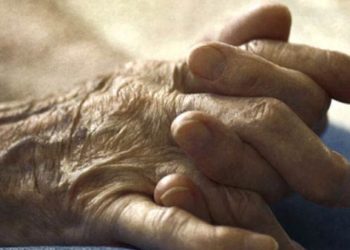 உலக நடுக்குவாத நோய் விழிப்புணர்வு தினம் : புதன் உங்க ஜாதகத்தில் எப்படி இருக்கு – பரிகாரம் என்ன? | World Parkinson’s Disease Day: Parkinson disease medical astrology